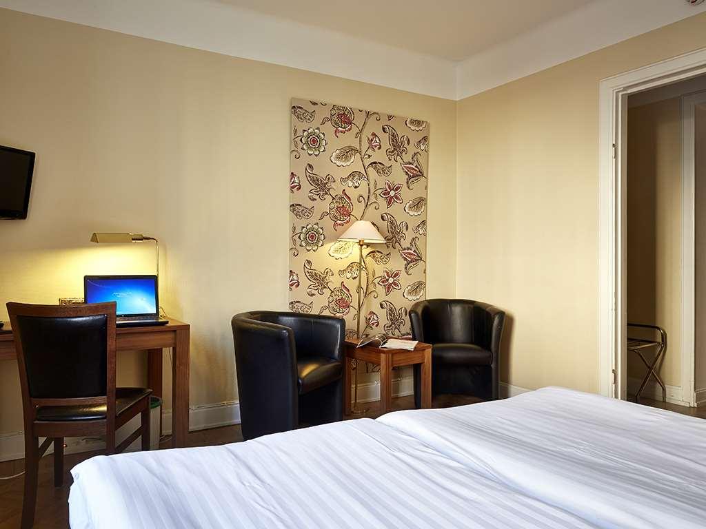 First Hotel City เอสคิสทูนา ห้อง รูปภาพ