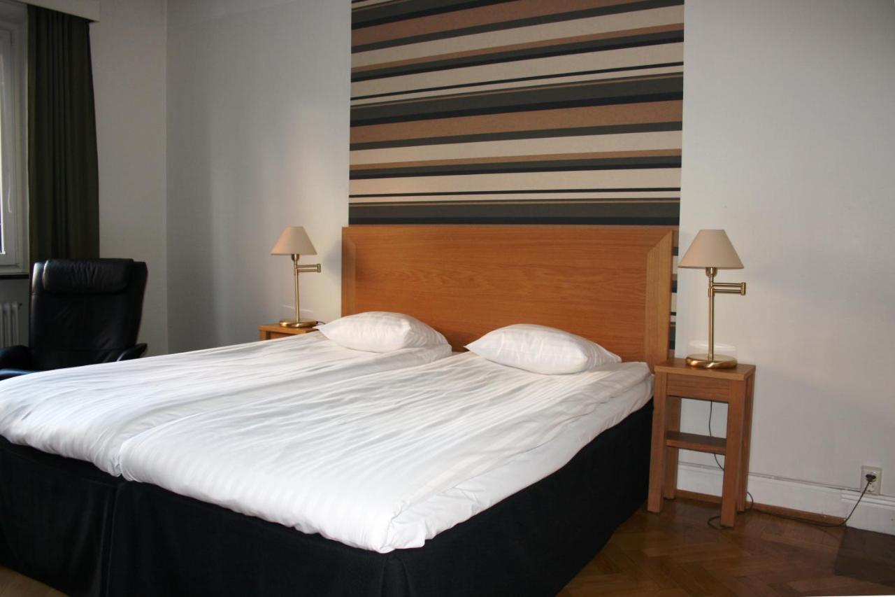 First Hotel City เอสคิสทูนา ภายนอก รูปภาพ